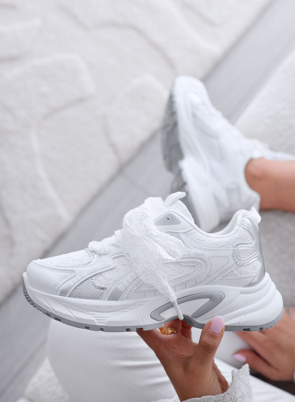 LINA - White Sneakers with Lace Laces and Chunky Sole