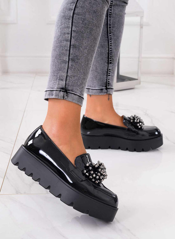 JESSY - Brogues en cuir verni avec strass noir