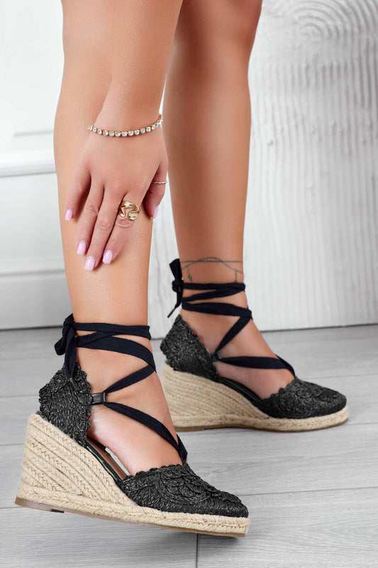 JAYLA - Espadrilles noires brodées de lacets