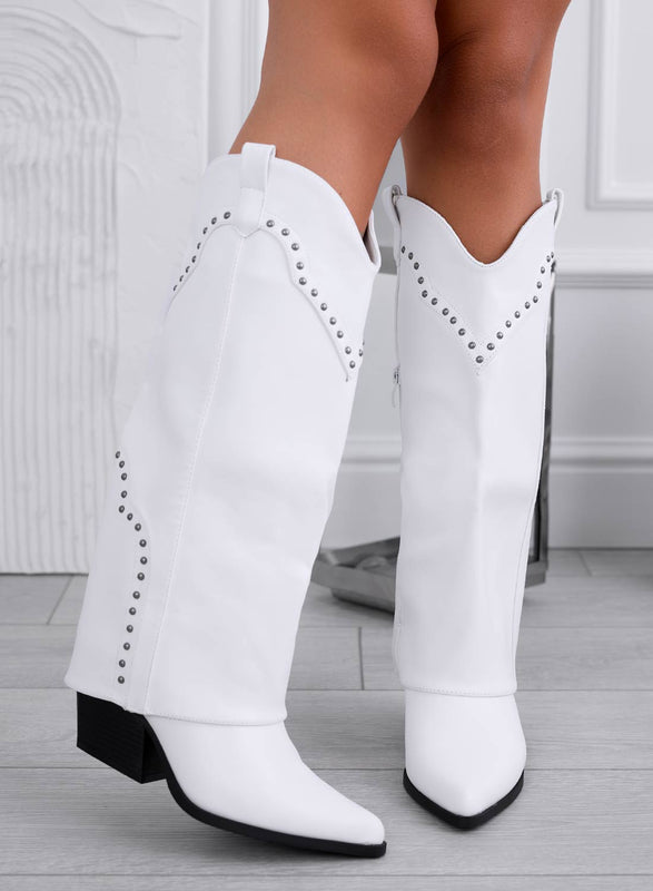 ABIGAIL - Camper boots blanches à studs