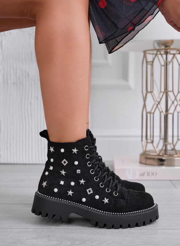 VERONIKA - Bottines amphibies noires avec perles et clous étoiles