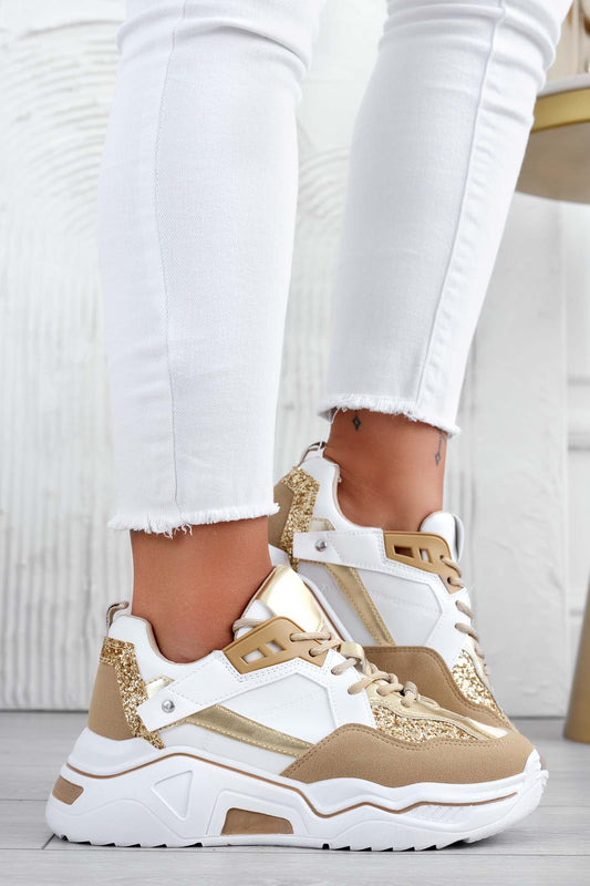 Sneakers con suola spessa ed inserti oro