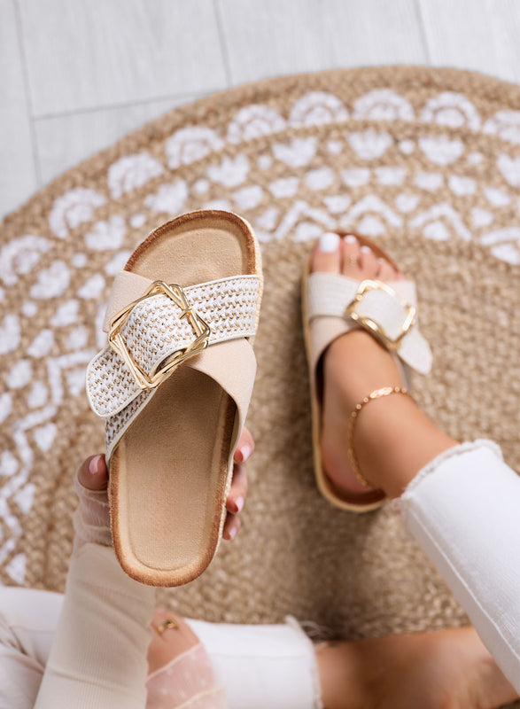 MAYA - Sandales mules beiges à plateforme avec grande boucle dorée tressée