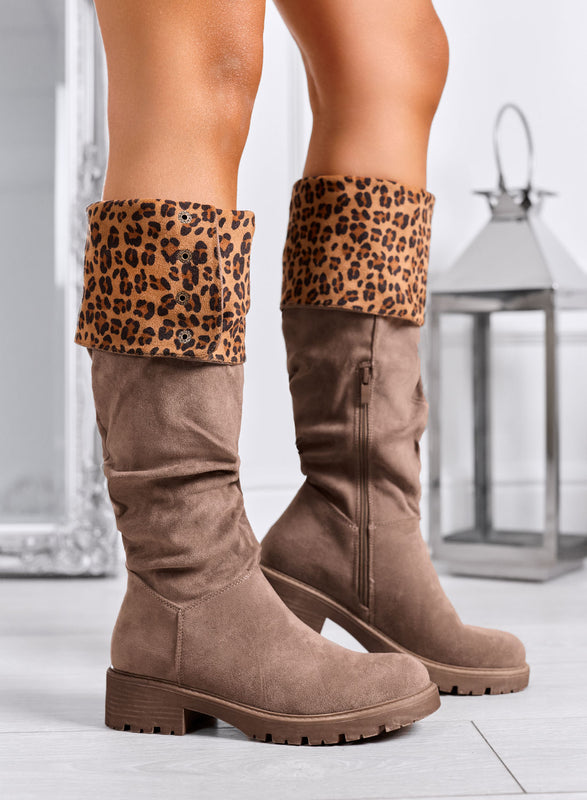 ORIANA - Bottes couleur boue avec tige rabattable à motif léopard