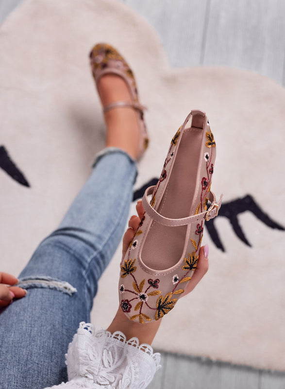 FLORA - Ballerines roses en voile brodé avec bride et détails floraux