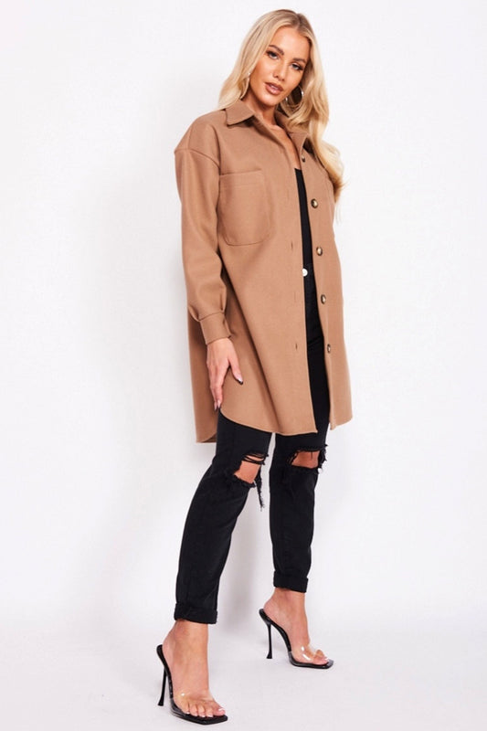 Manteau beige avec boutons