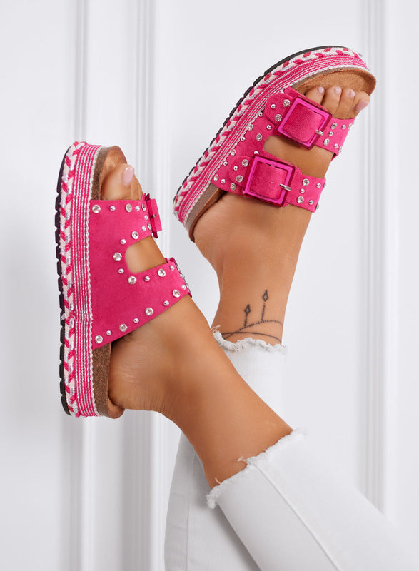 MOANA - Sandales mules fuchsia à plateforme avec boucles bleues, clous et strass