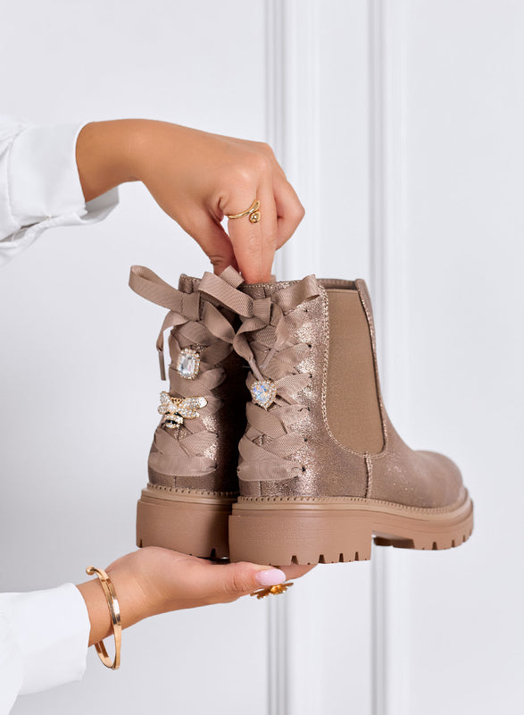 DANIELA - Bottines bronze style rangers avec nœud et détails bijoux à l'arrière