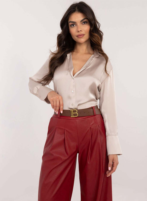 Pantalon bordeaux en simili cuir évasé