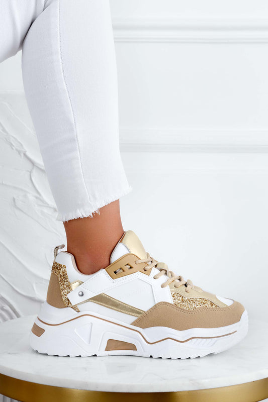 Sneakers con suola spessa ed inserti oro
