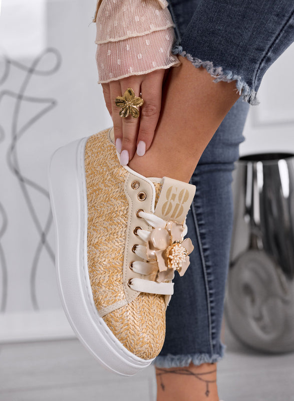 DOROTY - Sneakers Beige Intrecciate con Applicazioni fiore Gioiello e Suola Platform