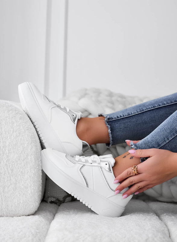 Baskets avec empiècements pailletés argentés