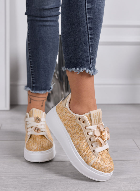 DOROTY - Sneakers Beige Intrecciate con Applicazioni fiore Gioiello e Suola Platform