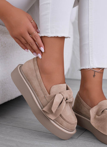 Mocassins beige en daim avec nœud