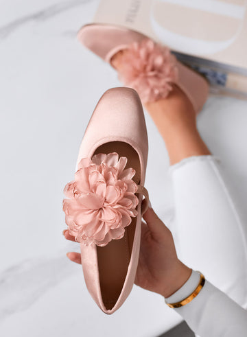 ATHENA - Ballerines roses élégantes en satin avec fleur décorative