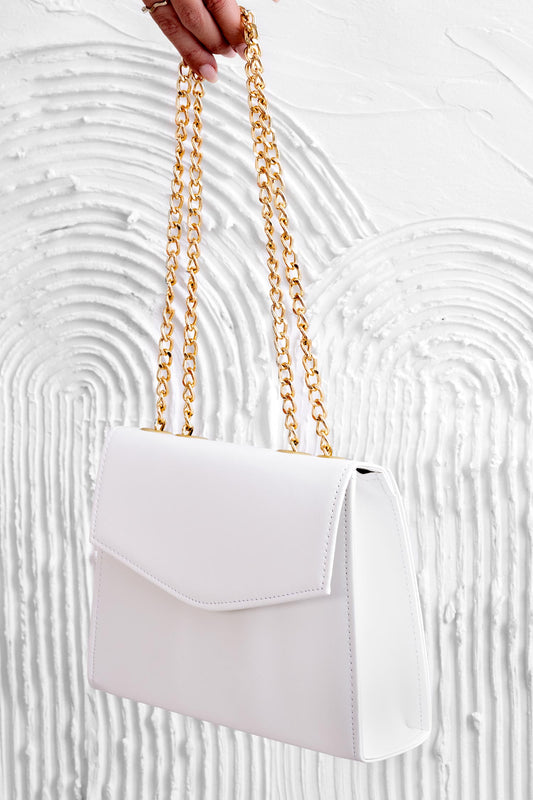 Pochette B217 blanche avec chaîne dorée