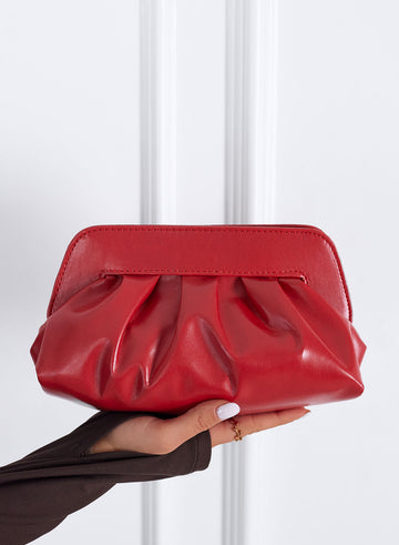 Pochette rouge en similicuir avec chaîne