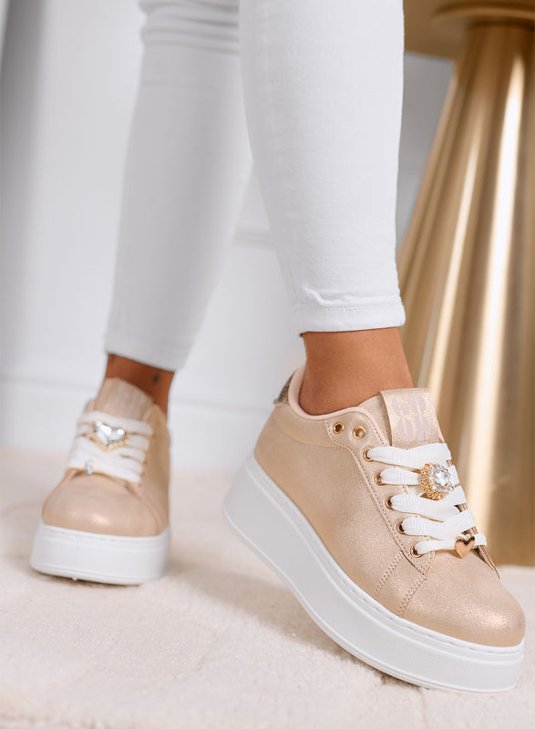 CETTY - Sneakers oro rosa con charms gioiello e suola platform bianca