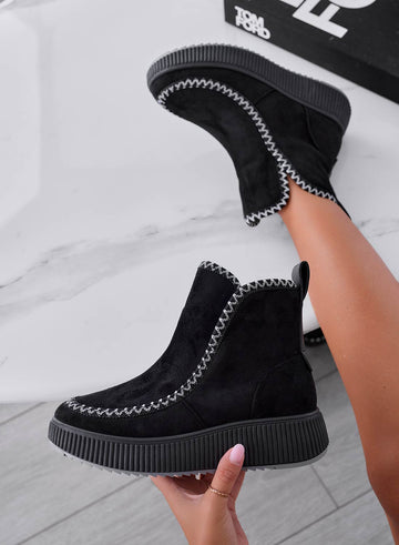 CRUZ - Bottines noires rembourrées avec broderie