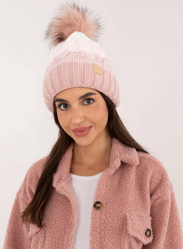 Chapeau rose avec doublure intérieure et pompon