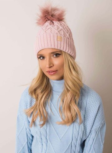 Chapeau rose matelassé avec pompon en fausse fourrure
