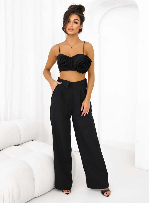 Ensemble deux pièces noir avec top et pantalon