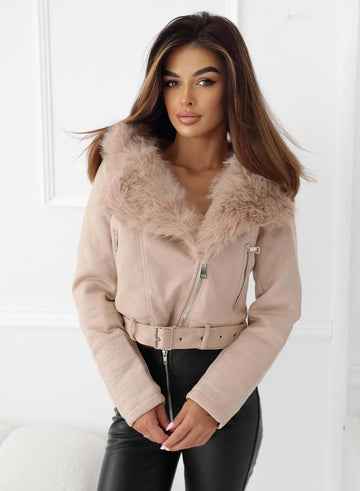 Veste beige avec capuche en fausse fourrure