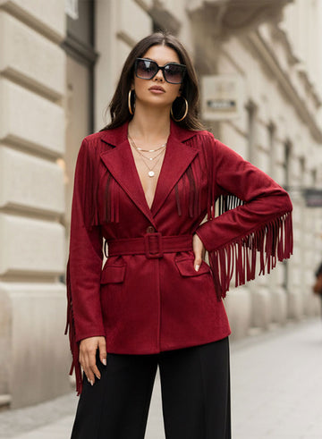 Veste bordeaux en daim avec franges et ceinture à la taille