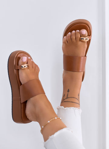 JUDITH - Camel Platform Flip-Flop Sandals