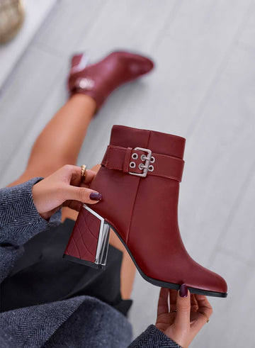 KISHA - Bottines bordeaux avec boucle et talon matelassé