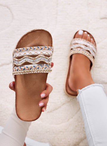 LUCIS - Sandales babouches beiges à talon compensé et broderie