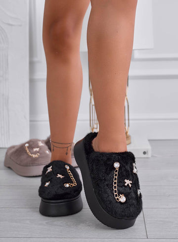 LUDOVICA - Mules noires en fausse fourrure avec ornements bijoux dorés