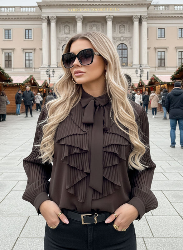 Chemise marron avec volants et plissé