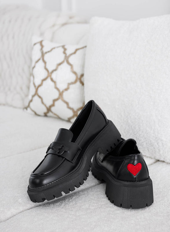 MARTINA - Mocassins noirs avec coeur rouge à l'arrière