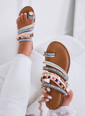 MARYLIN - Tongs blanches à bandes et pampilles