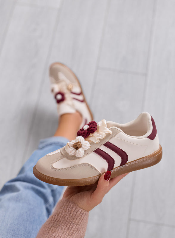 MELISSA - Baskets beige et bordeaux avec fleurs crochet