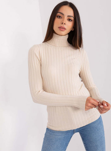 Pull beige à côtes avec col montant