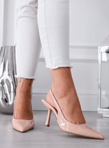 NAOMI - Escarpins slingback nude en vernis à bout pointu avec talon