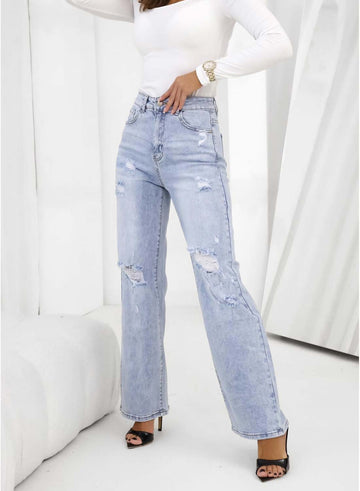 Jean bleu clair avec déchirures