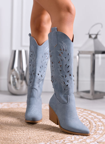 RAQUEL - Blue perforated camper boots
