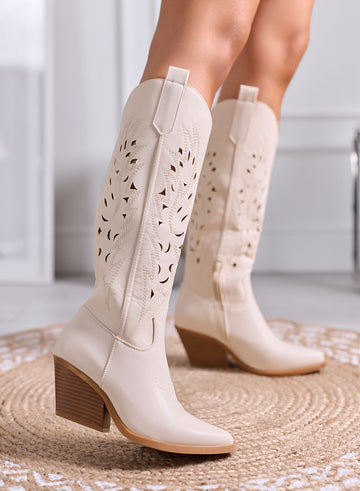 RAQUEL - Beige perforated camper boots