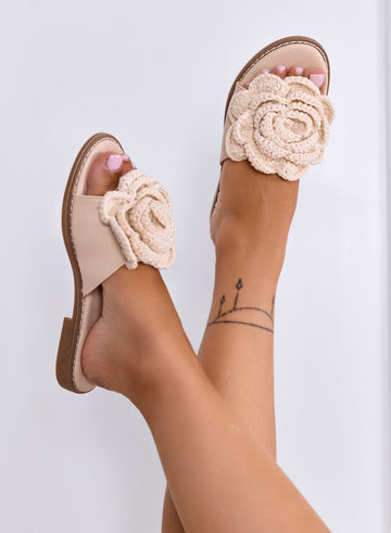 SARAH - Beige slippers with Maxi Crochet Flower