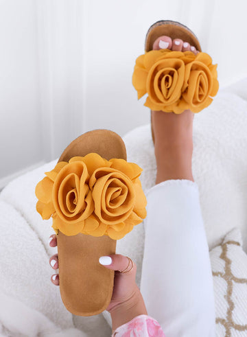 SUMMER - Yellow slide sandals with applied flowers