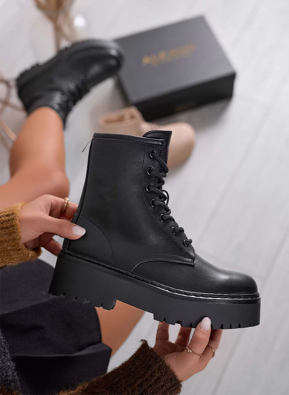 TESSA - Bottines noires style militaire Alexoo