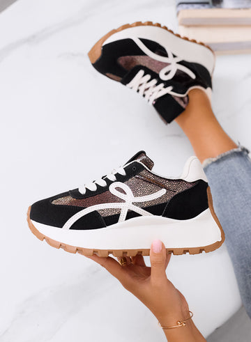 YONA - Baskets noires avec détails blancs et semelle épaisse