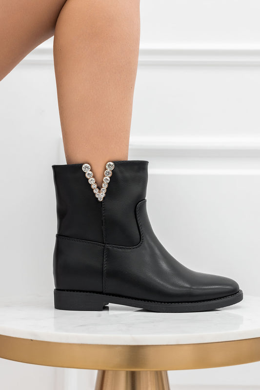 Bottines noires avec semelle compensée intérieure et ornement bijou