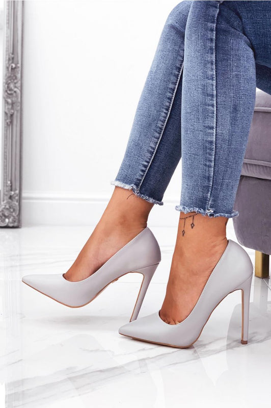 Decolletè grigie in finta pelle con tacco alto