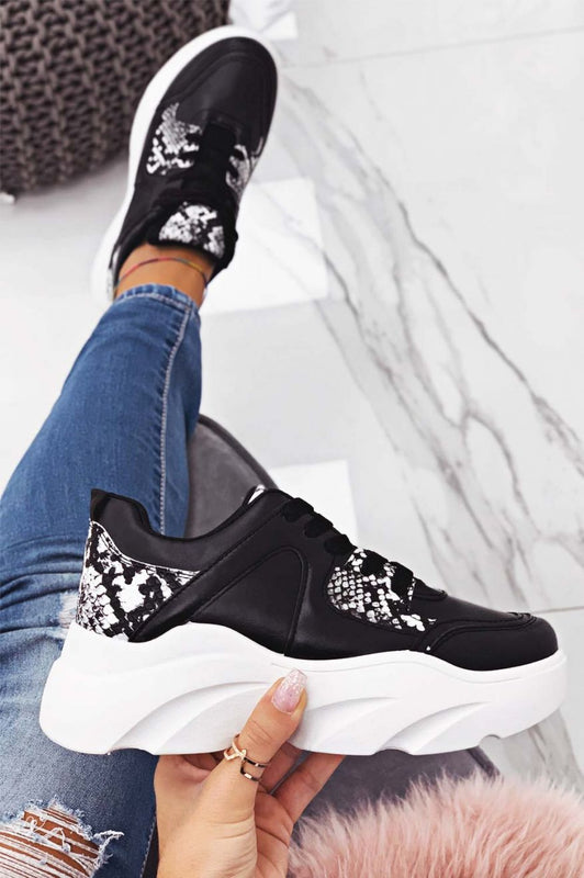 Baskets noires avec empiècements effet python et lacets