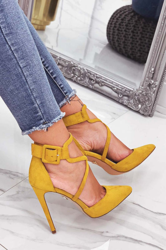 Decolletè giallo senape scamosciate con tacco alto