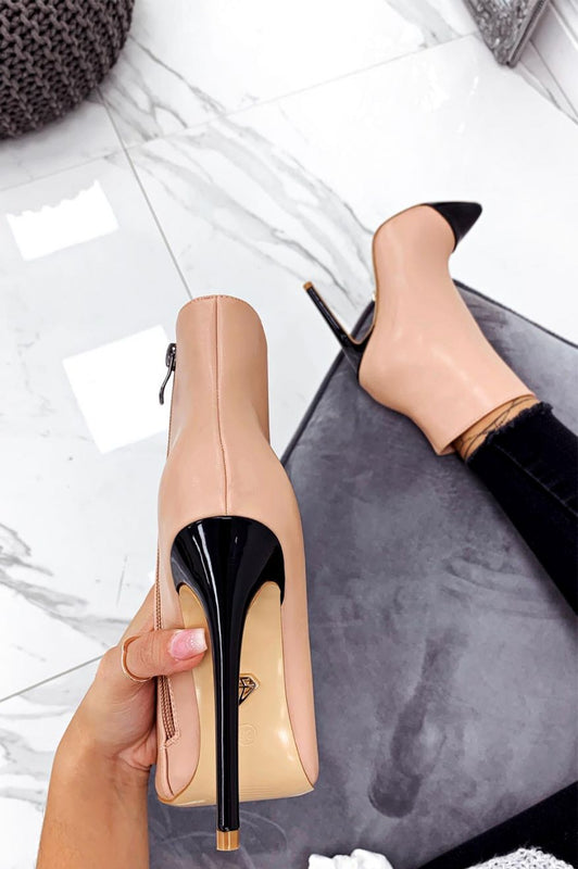 Bottines nude à talon et bout verni noir